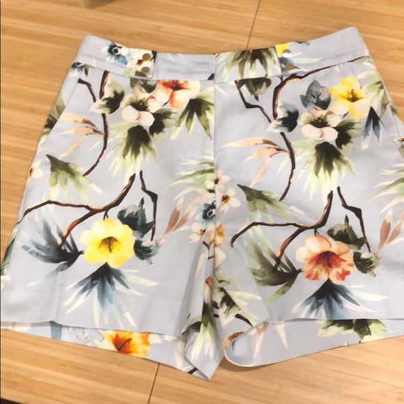 BUNDLE ZARA black basic and blue floral shorts - Picture 4 of 5